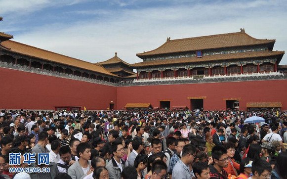 盘点“双节”各地“人海”景观[组图]
