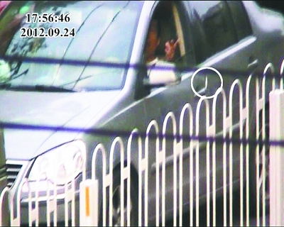 武汉车主乱扔垃圾将被曝光并通报单位