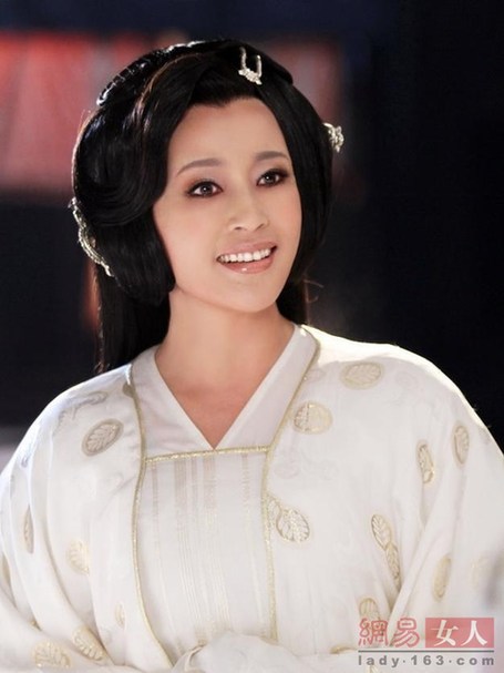 杨幂刘诗诗清纯吴君如雷人 古装美女大PK