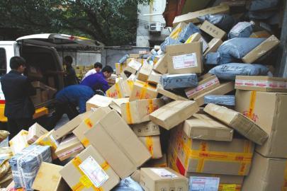 申通暴力分拣顺丰私卖邮件 快递员:搞鬼环节很