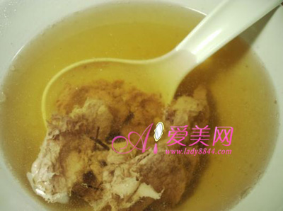 养生：电脑族用眼过度 吃什么最能滋补眼睛