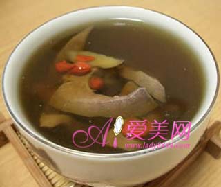 养生：电脑族用眼过度 吃什么最能滋补眼睛