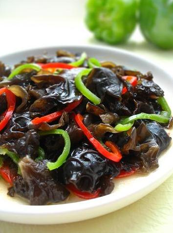 养生：10种日常食物护眼排毒 让你眼睛水汪汪