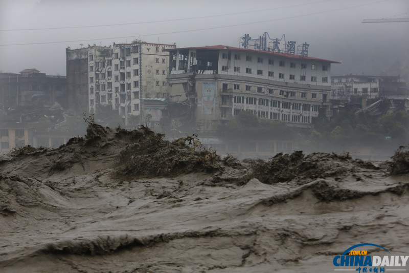 中国日报聚焦四川暴雨天气