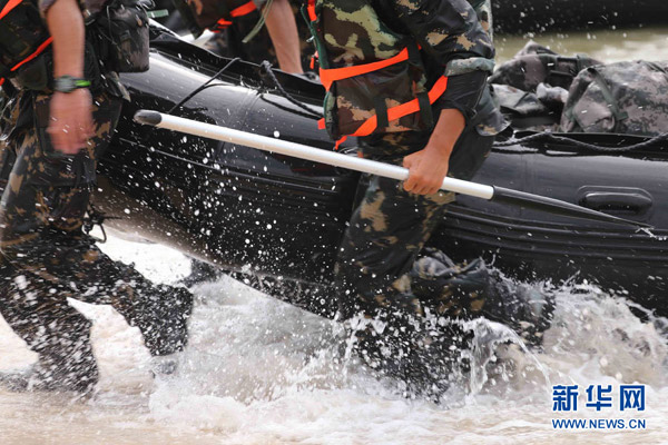 图片实录：全军特种兵海上比武精彩回顾