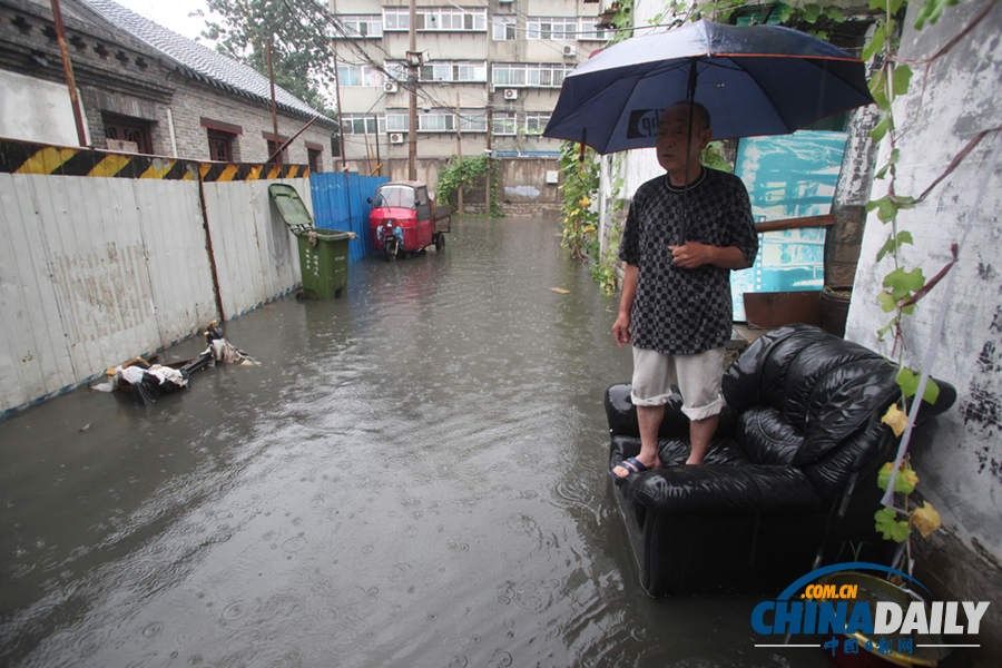 高清组图：强降雨袭济南 城区部分路段积水严重
