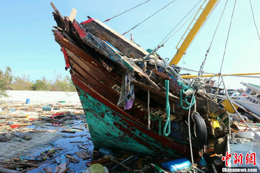 中国海军西沙搜救遇险渔民画面曝光