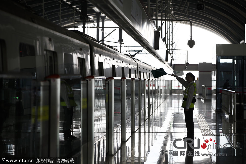 国内首条跨省地铁今日试运营 昆山到上海1小时
