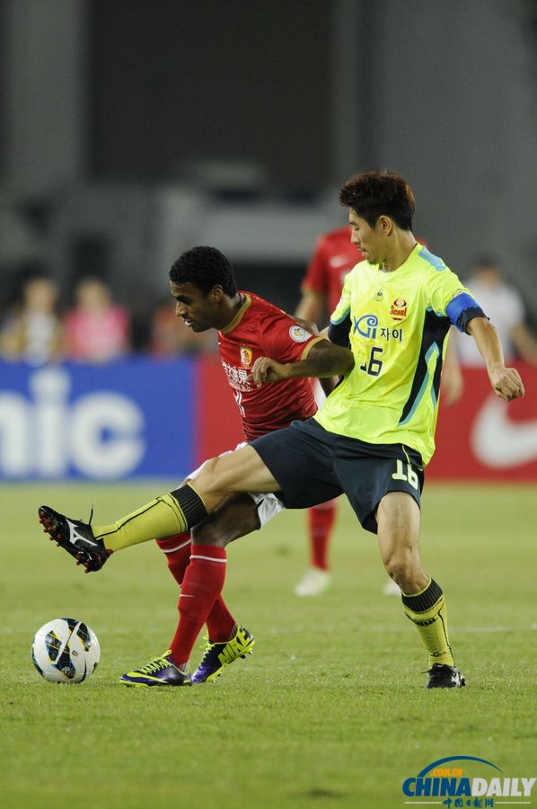 2013亚冠决赛:广州恒大创造历史 主场平首尔F