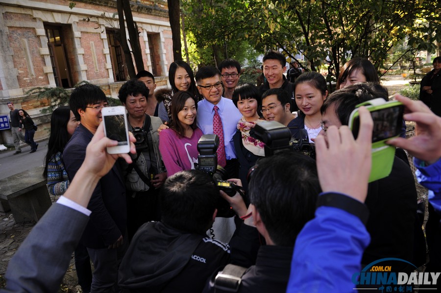 骆家辉宣布辞职后首现昆明 在云南大学发表演讲