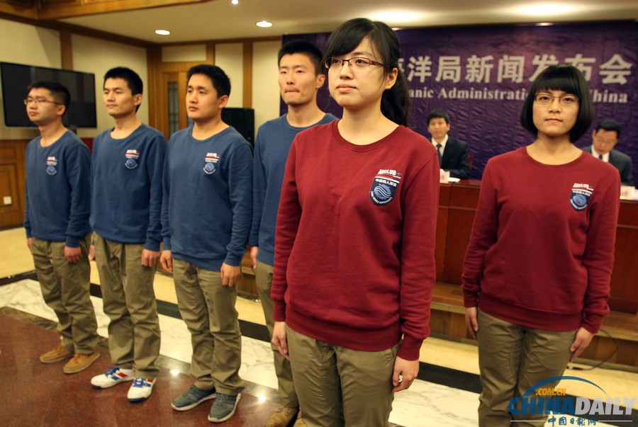 第二批六名潜航员学员正式亮相 包括2名女性