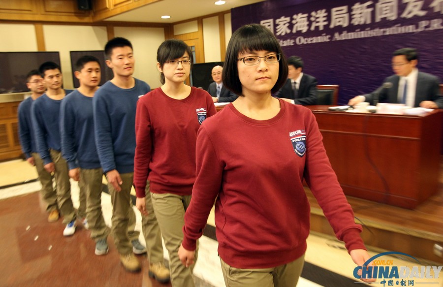 第二批六名潜航员学员正式亮相 包括2名女性