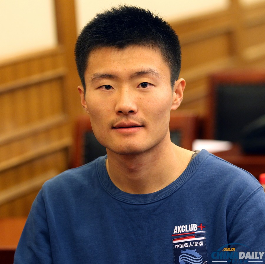 第二批六名潜航员学员正式亮相 包括2名女性