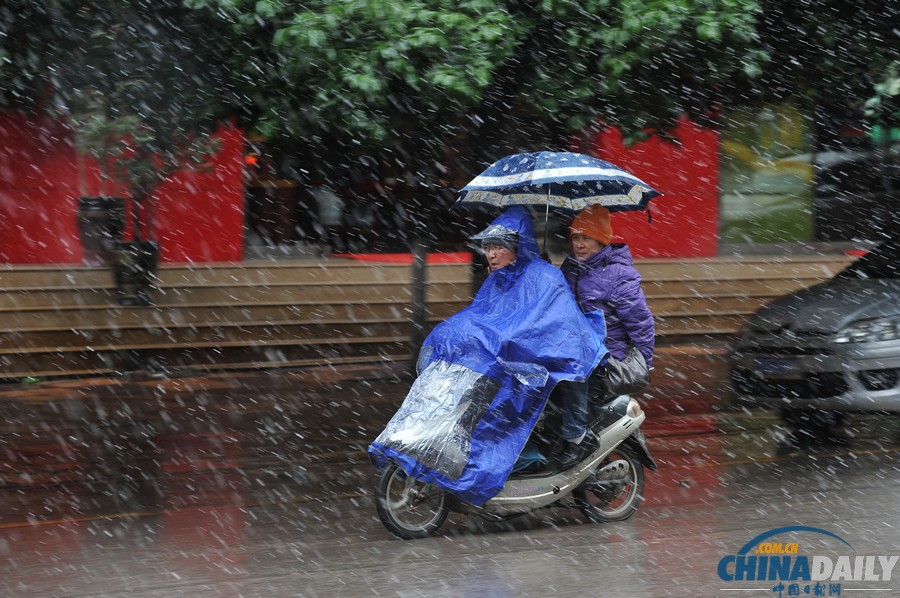 南方持续雨雪第三日昆明机场延长临时关闭时间