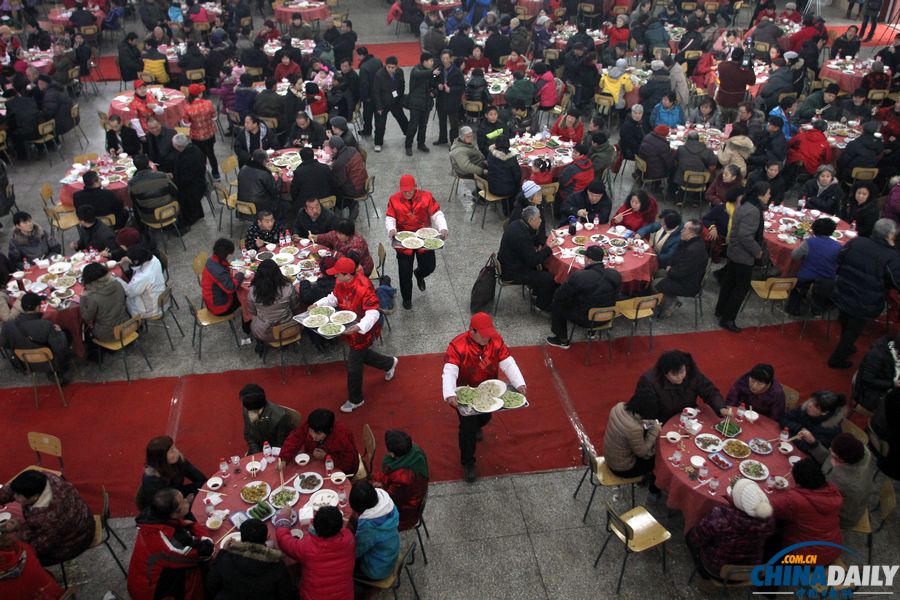 北京大兴举行“千人饺子宴”迎小年
