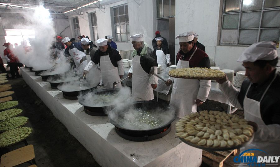 北京大兴举行“千人饺子宴”迎小年