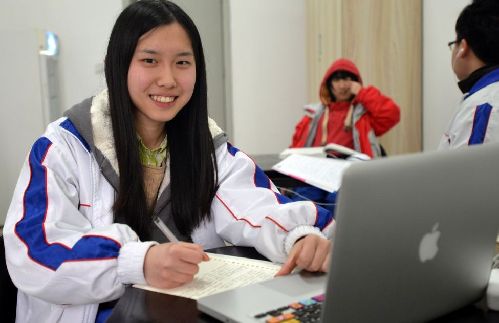 成都高三女孩被美国名校录取 获170万奖学金
