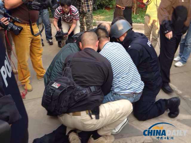 昆明市新闻中心人质劫持事件：人质被成功解救