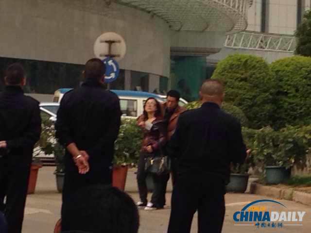昆明市新闻中心人质劫持事件：人质被成功解救