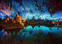 美国摄影师探秘桂林“彩虹洞”美景