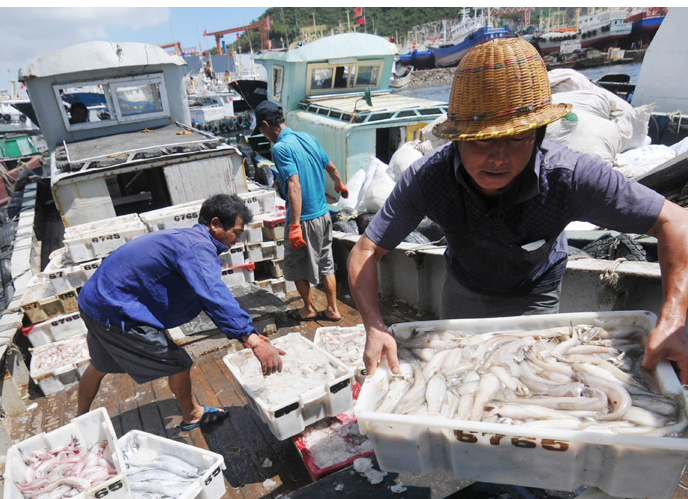 凤凰视频《全民相对论》热议:火炉天气与城市