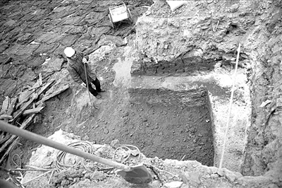 4环内首现盗墓案 被盗古墓可能是清代古墓群