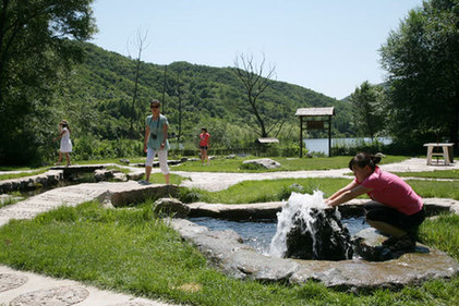 京郊避暑胜地玉渡山夏日激情戏水(图)