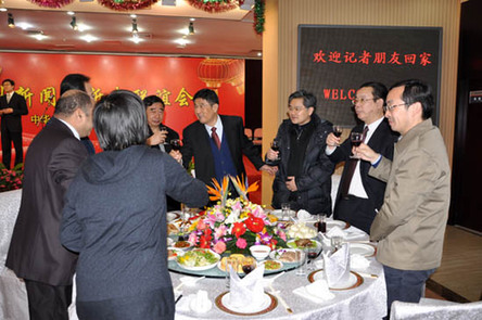 中国记协在京举行中外新闻界新春联谊会