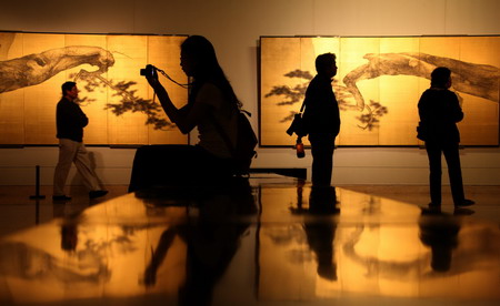 李华弌艺术展在北京举行