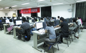 28万份高考试卷周六阅完 高考成绩23日公布