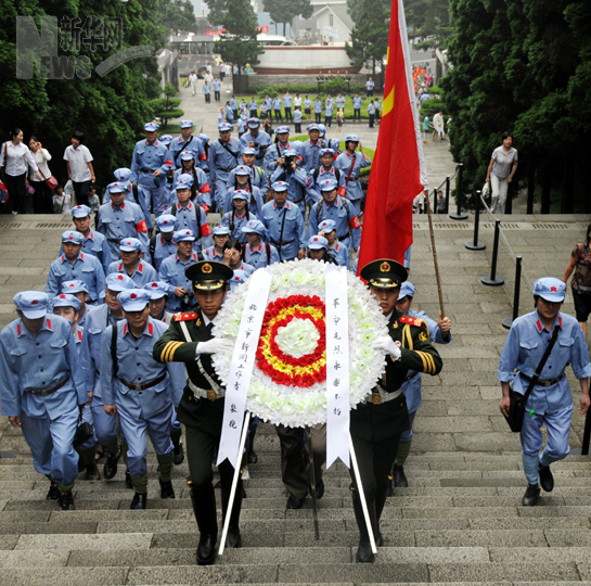 北京新闻界举行特殊党日庆“七一”