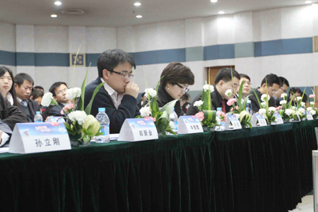 2012中国大学生经济调研报告发布会举行