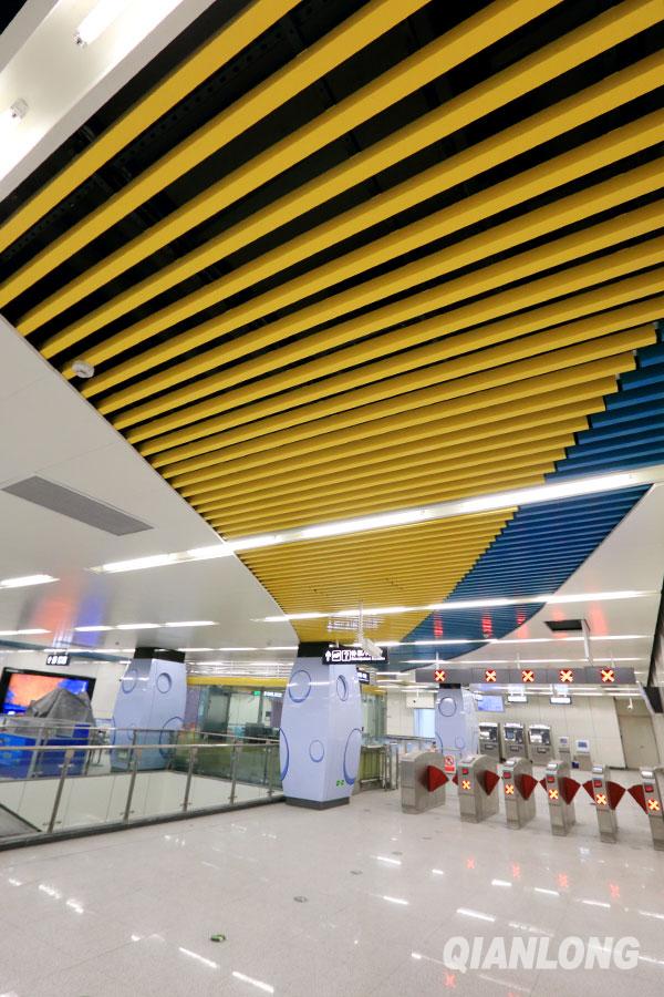 北京地铁7号线欢乐谷站高清照曝光 似梦幻城堡