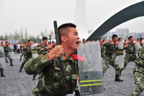 参与园博建设驻区官兵走进园博园