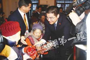 陈光标称要敲锣打鼓到京沪发达地区发红包