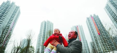 首批幸运儿月底入住公租房 申请者写诗赞公租房