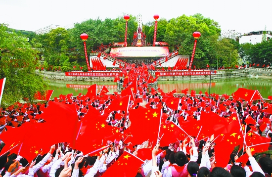 红歌飘扬祭先烈（图）