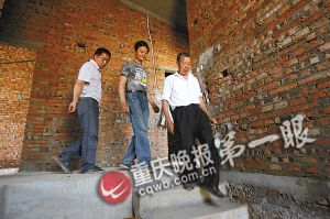 亿万富翁修别墅群 赠送给35户乡邻