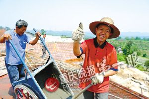 亿万富翁修别墅群 赠送给35户乡邻