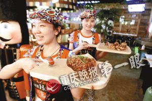 观音桥有家手抓餐厅 不用筷子用手抓食物 你能习惯吗