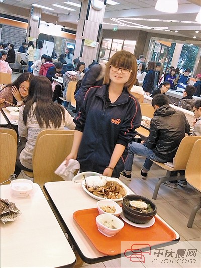 重庆理工大学女生身高不足1米5 成绩年年第一赚3万学费