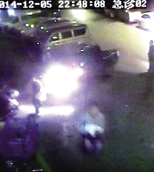 寻人:婴儿吃橘卡喉咙 两司机闯红灯送医院和死