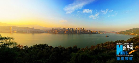 20世纪90年代忠县县城全景（忠县地方志编撰工作室供图）