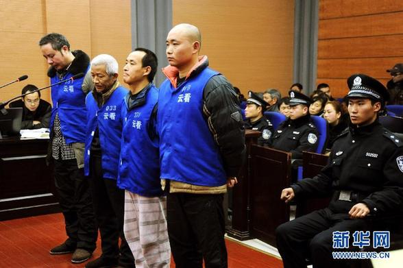 四名盗卖三峡库区珍贵文物被告人在重庆云阳出庭受审