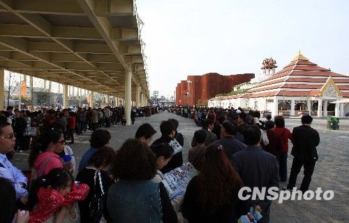 世博园客流冷热不均 官方称系正常现象