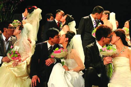 世博园上演法式浪漫婚典