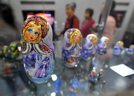 世博园工艺品展现各地风情