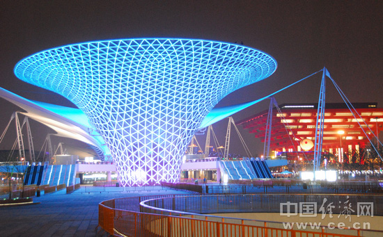 璀璨绚丽的世博之夜(组图)