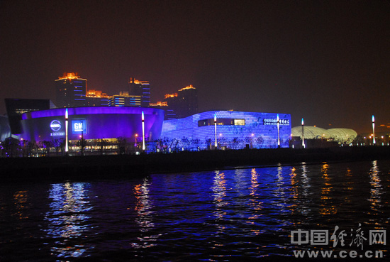 璀璨绚丽的世博之夜(组图)
