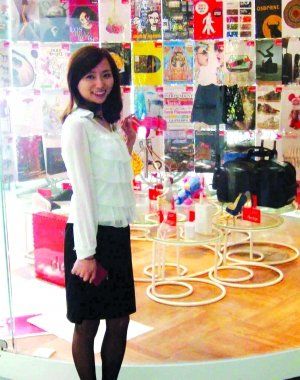 江西姑娘拒绝25万年薪工作 为担当世博翻译(图)